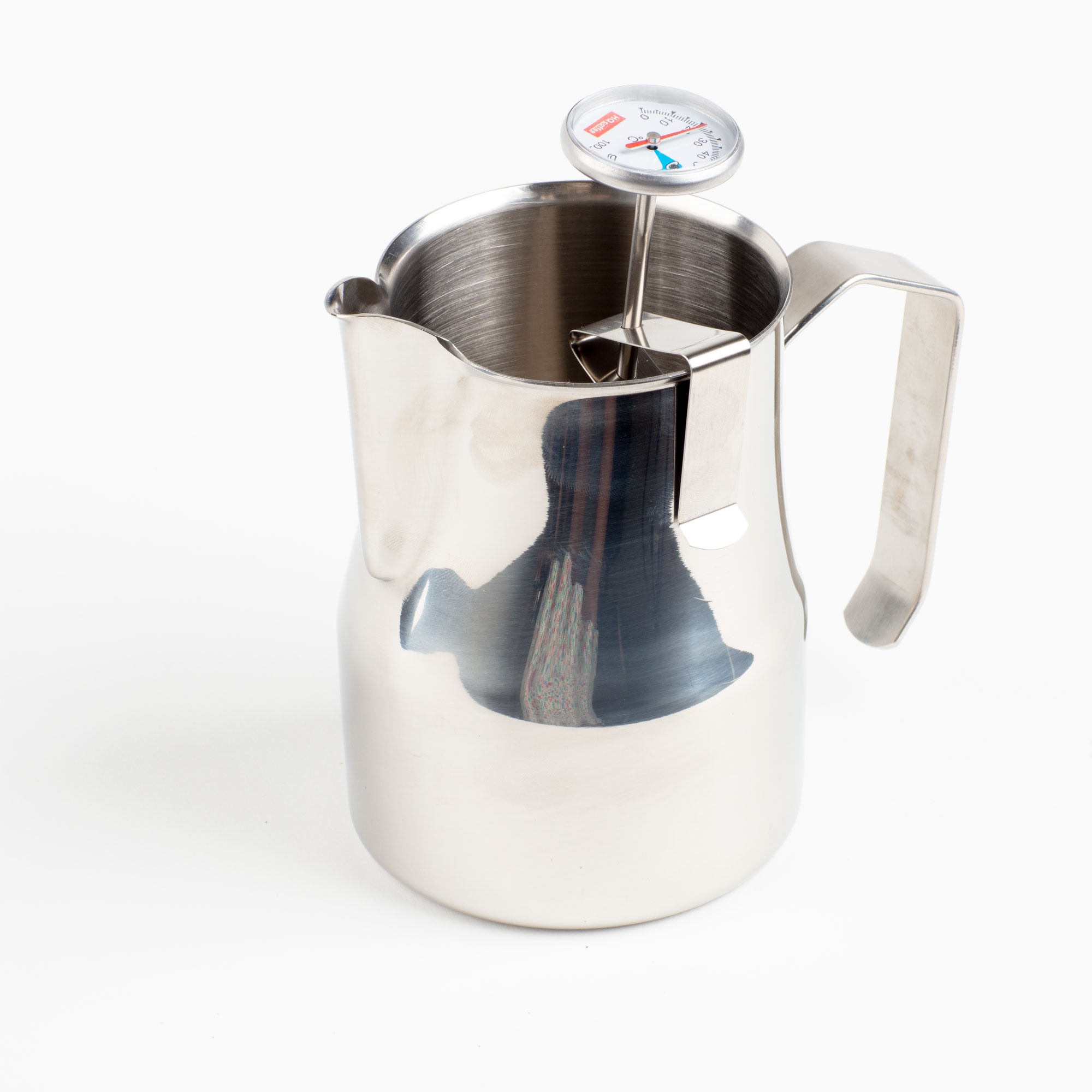 https://www.kaffebox.no/wp-content/uploads/2022/05/thermometer-in-pitcher-1.jpg